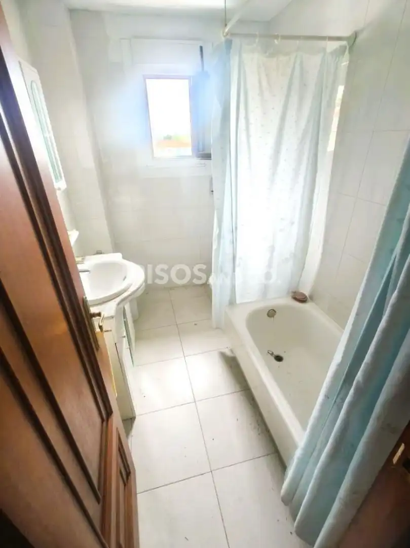 Baño de Casa o chalet en venta en Culleredo con Calefacción, Terraza y Amueblado