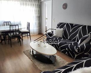 Living room of Flat for sale in Salamanca Capital  with Air Conditioner, Heating and Furnished