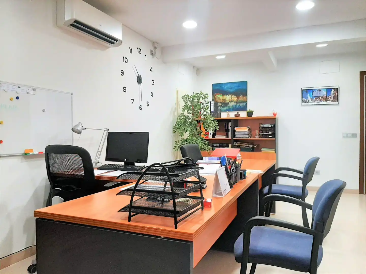 Büro zur Miete in Barcelona mit Klimaanlage, Heizung und Möbliert