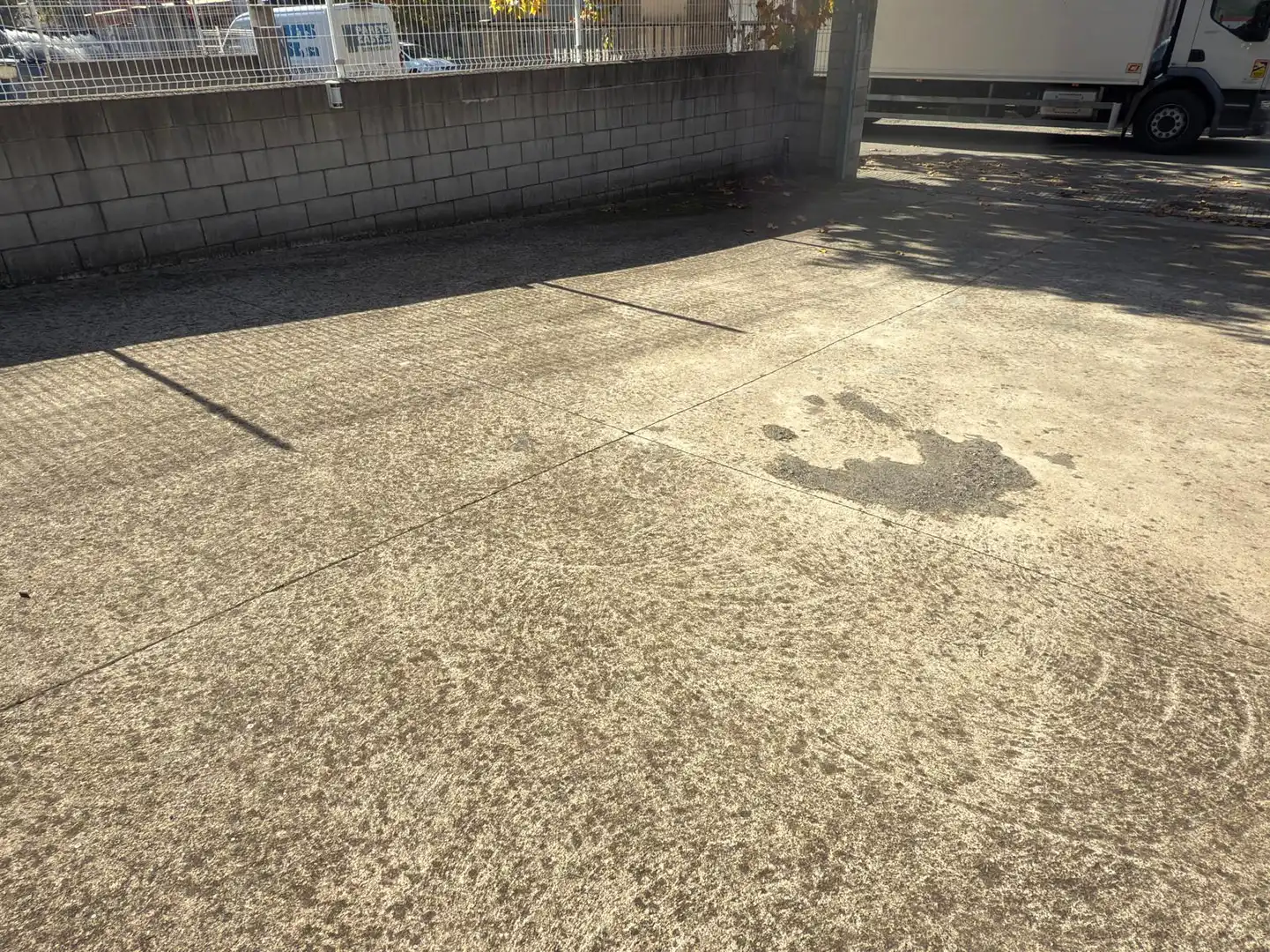 Terrasse von Fabrikhallen zur Miete in Santa Eulàlia de Ronçana