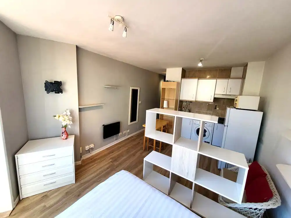 Studio avec ascenseur à louer à Rúa do Príncipe, imagen 4