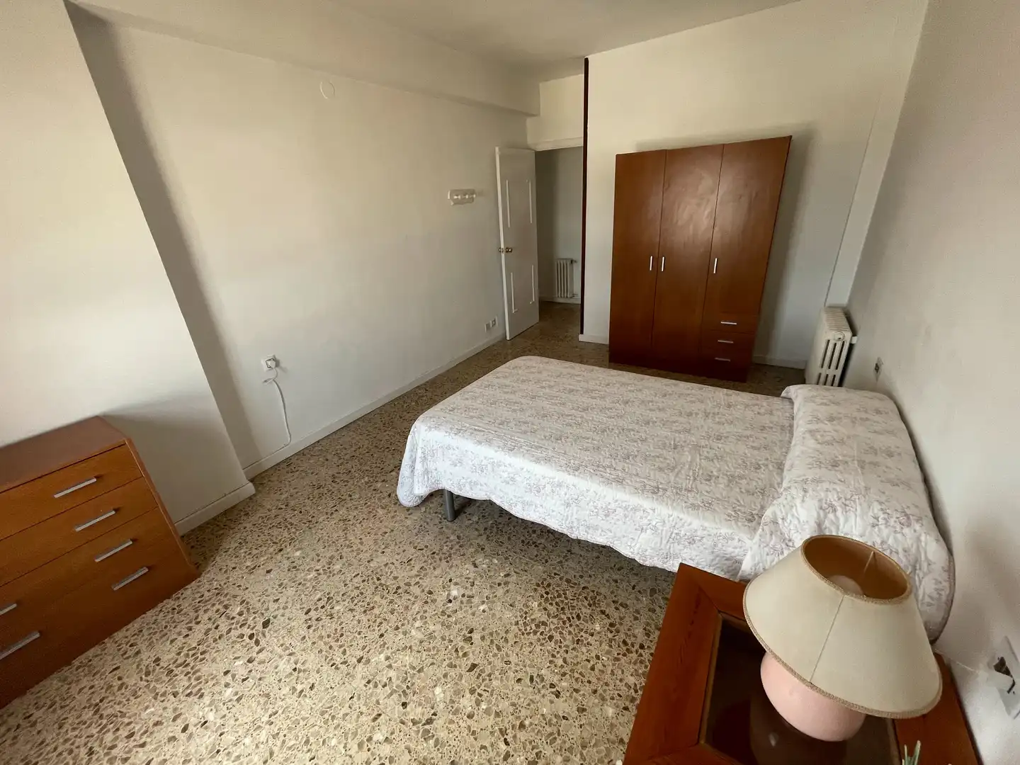 Schlafzimmer von Wohnung zur Miete in Jaén mit Klimaanlage, Heizung und Parkett