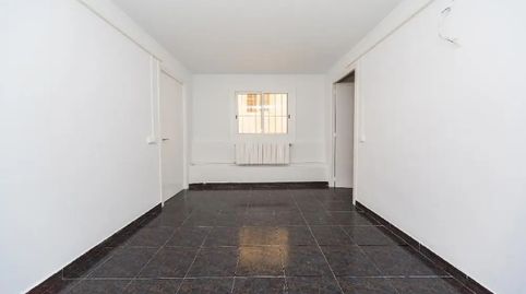 Foto 3 de Piso en venta en Carrer de Travau, El Turó de la Peira, Barcelona Capital
