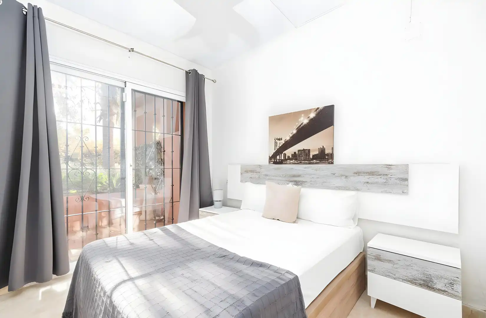 Bedroom of Apartments for rent in Marbella  with Air Conditioner, Terrace and Swimming Pool
