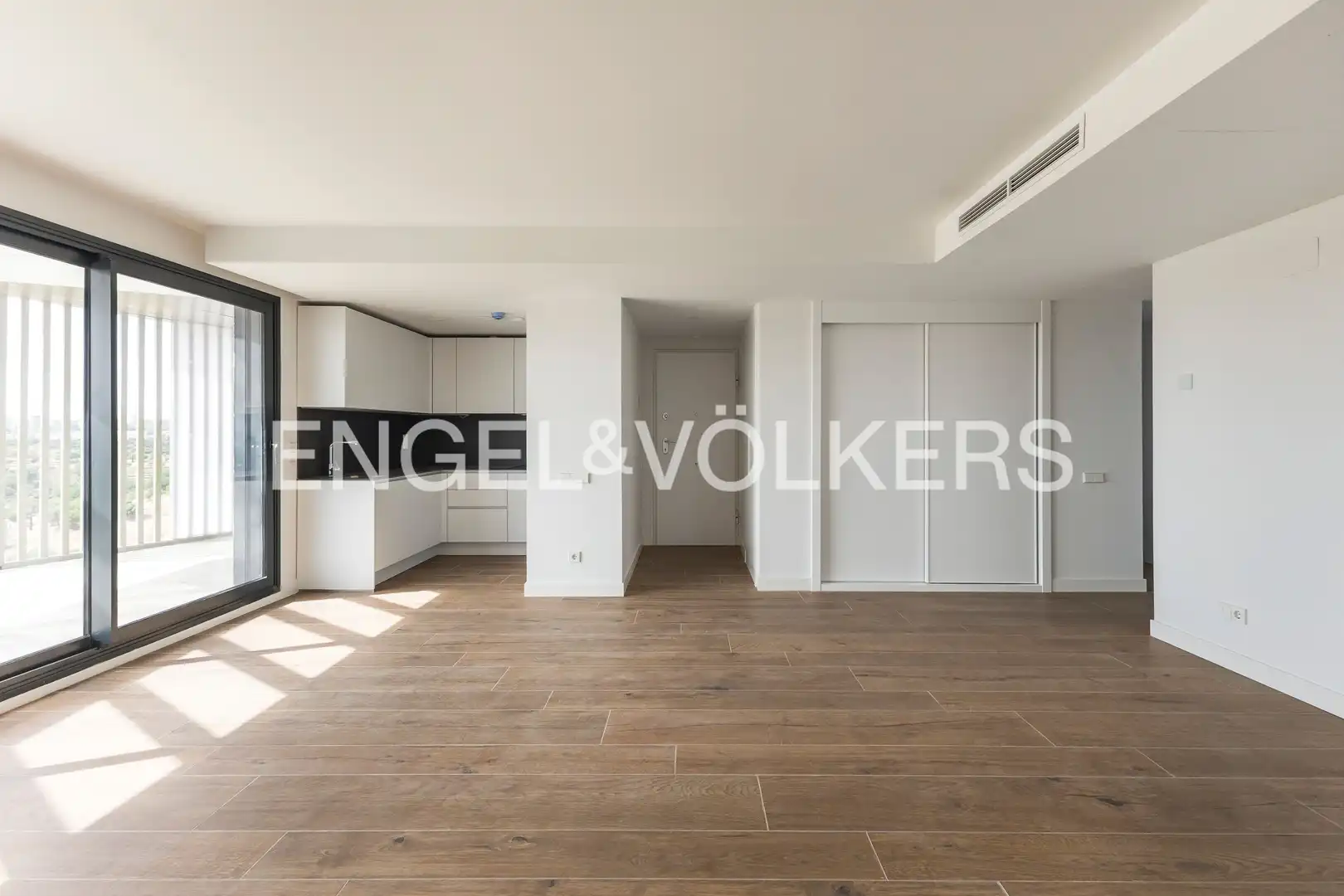 Wohnzimmer von Dachboden zum Verkauf in Madrid mit Klimaanlage, Heizung und Terrasse