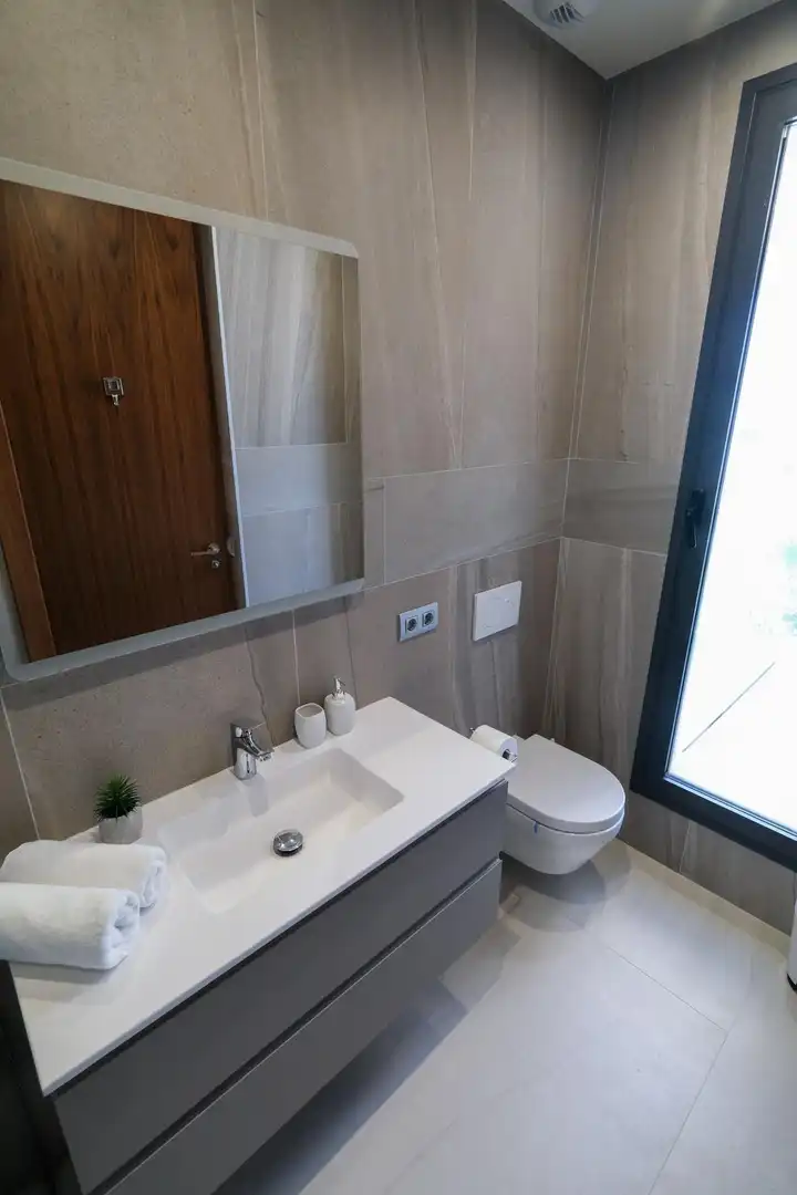 Baño de Casa o chalet de alquiler en Finestrat con Aire acondicionado, Calefacción y Jardín privado