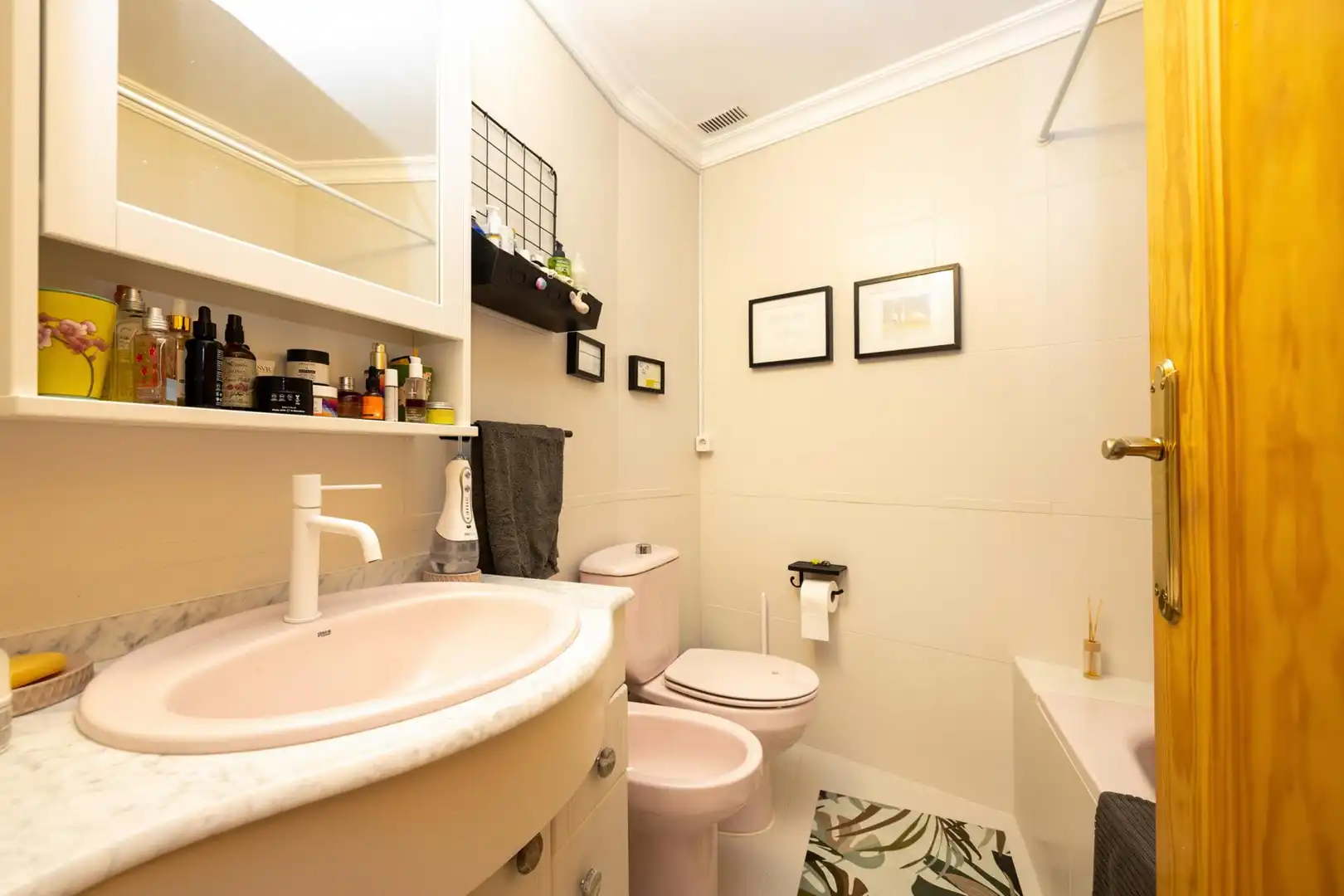 Bany de Apartament en venda en Granada