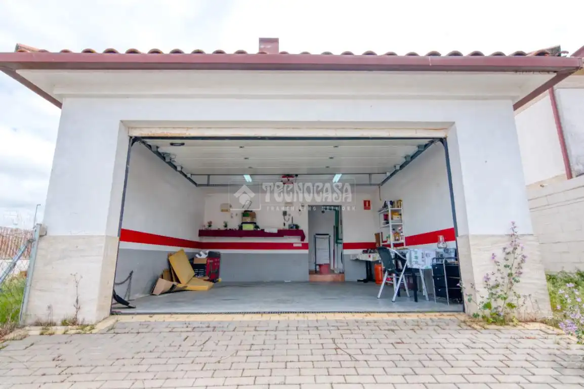 Parking de Casa o chalet en venta en Castellanos de Moriscos con Aire acondicionado, Calefacción y Jardín privado