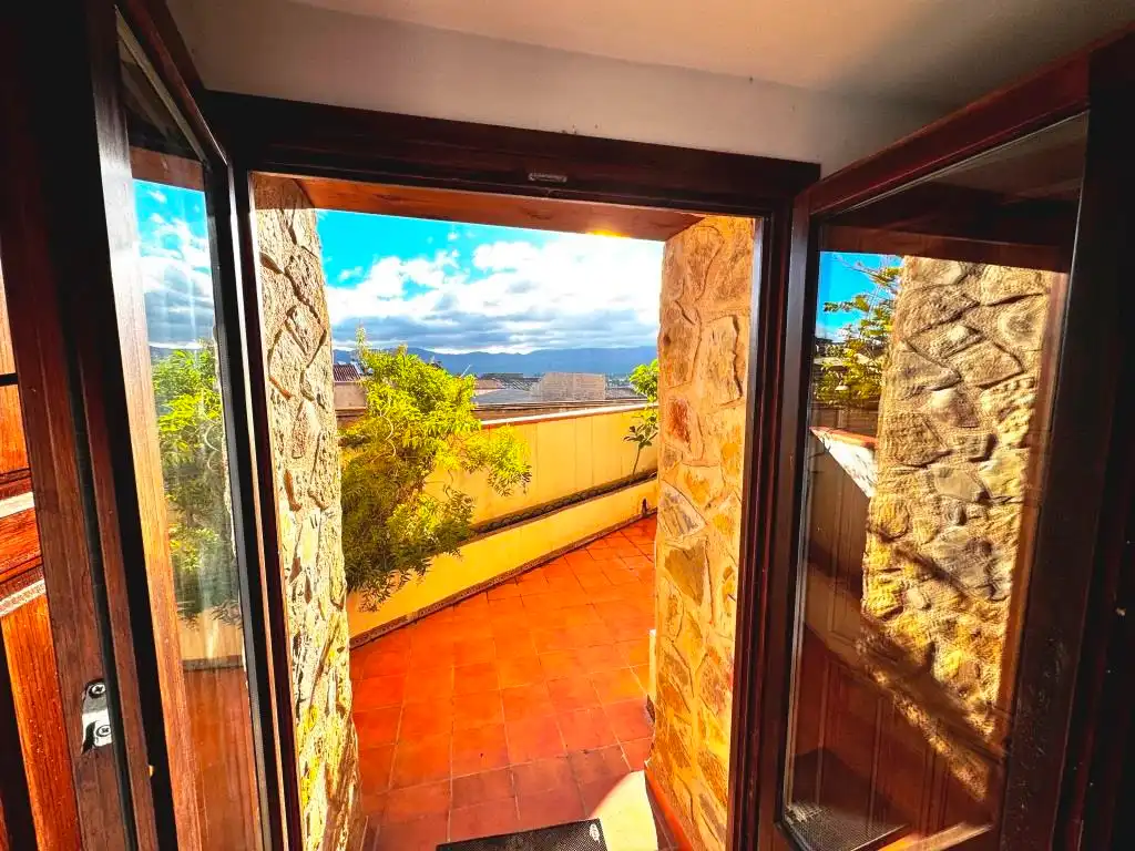 Casa adosada en venta en Calle de los Serranos de Aparicio, 11, Cretas