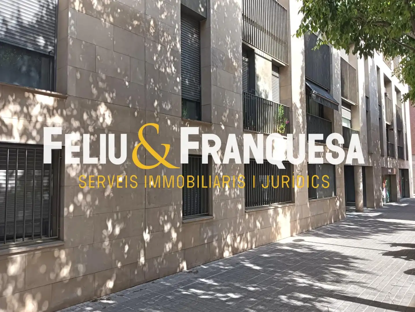 Vista exterior de Piso en venta en Sabadell con Calefacción, Piscina y Amueblado