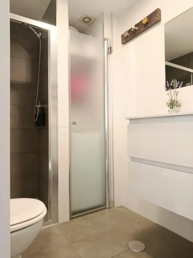 Badezimmer von Wohnungen zum Verkauf in Torremolinos mit Klimaanlage, Terrasse und Abstellraum
