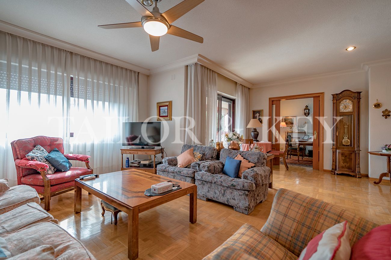 Living room of Flat for sale in Pozuelo de Alarcón  with Air Conditioner and Terrace