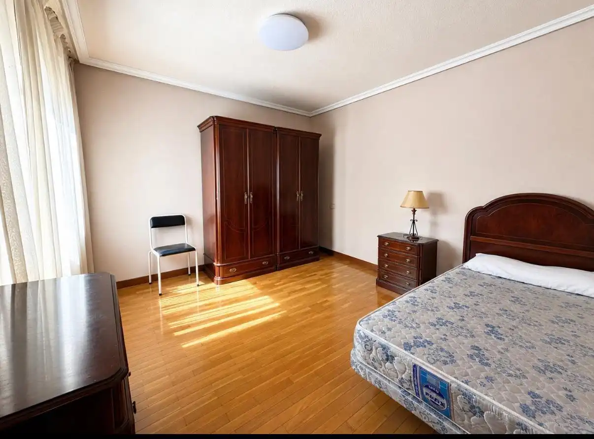 Schlafzimmer von Wohnung zur Miete in  Pamplona / Iruña
