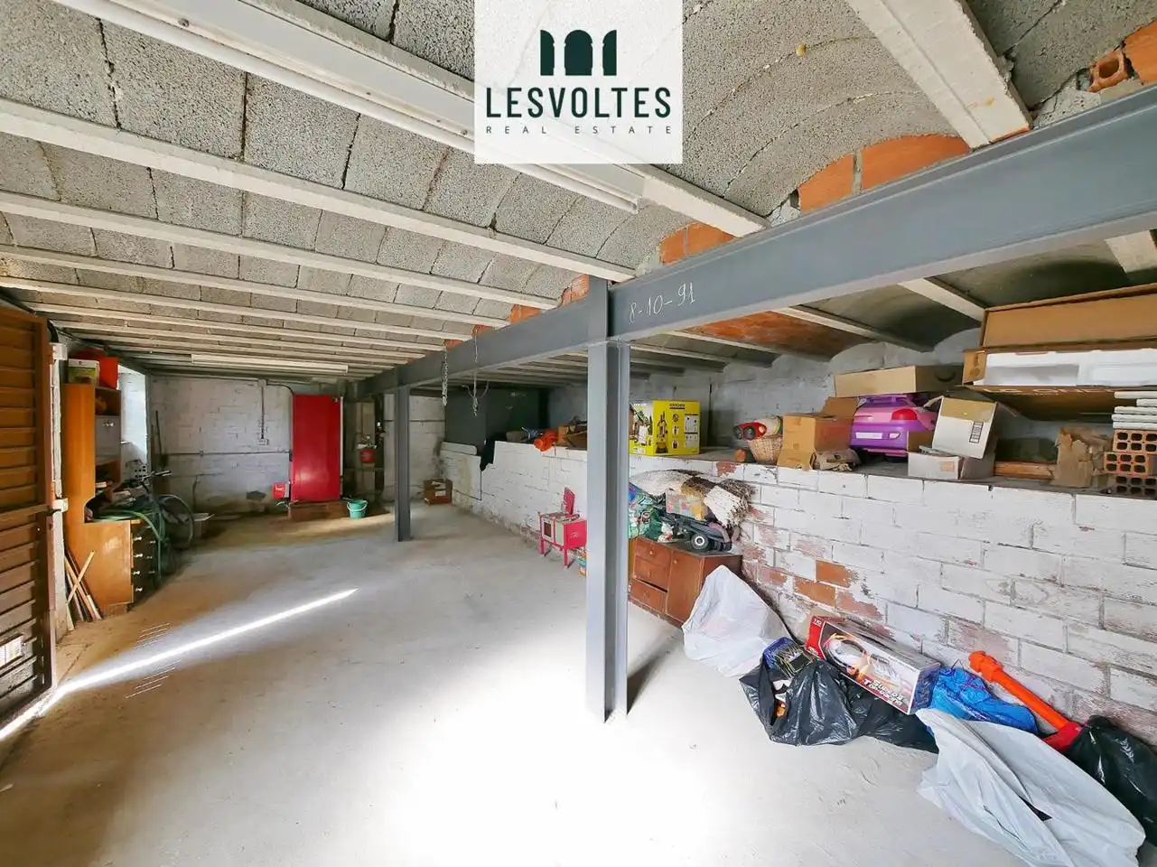 Casa amb terrassa en venda a calle de l'Escut Emporità, imagen 30