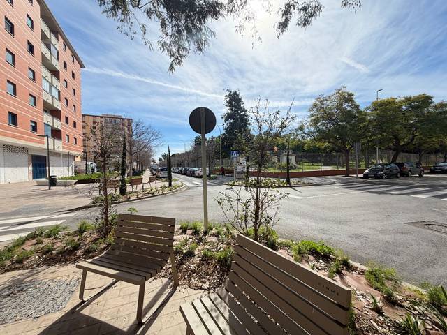 Local comercial en Venta en fernan nuñez en Parque Ayala - Jardín de la Abadía - Huelín