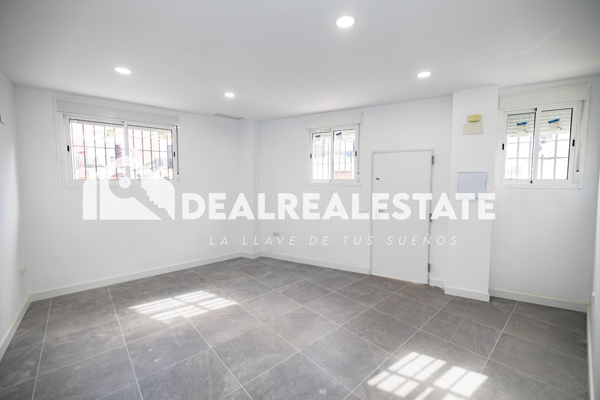 Flat for sale in La Algaba  with Air Conditioner, Heating and Community pool