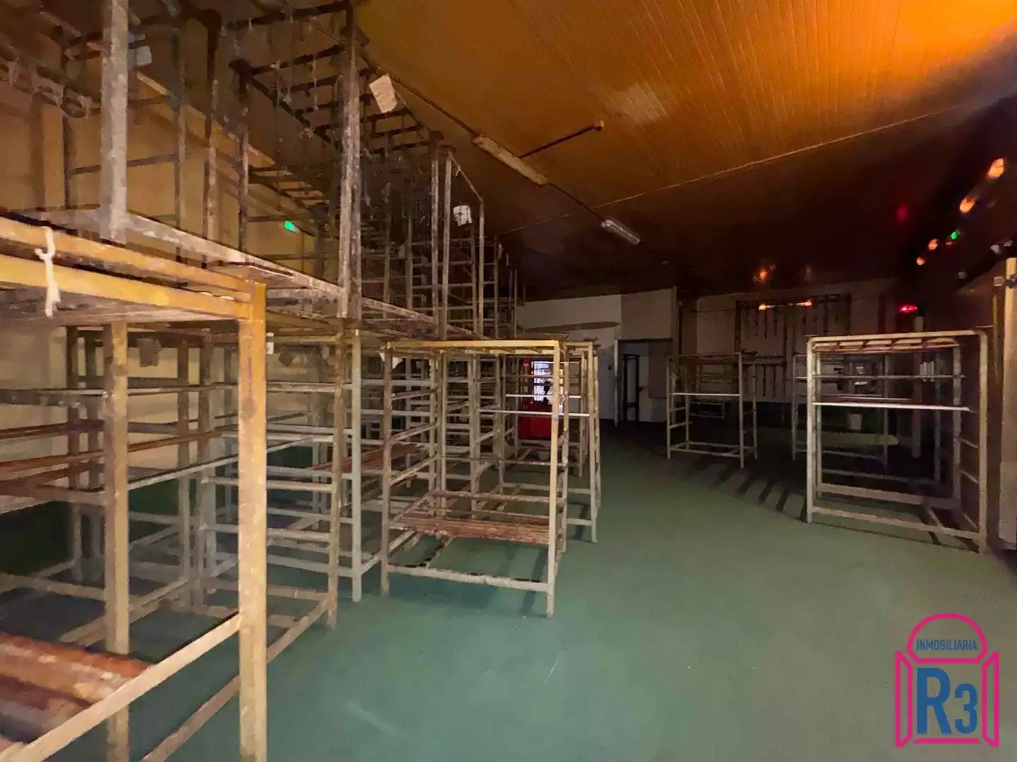 Nau industrial en venda en Sariegos amb Calefacció