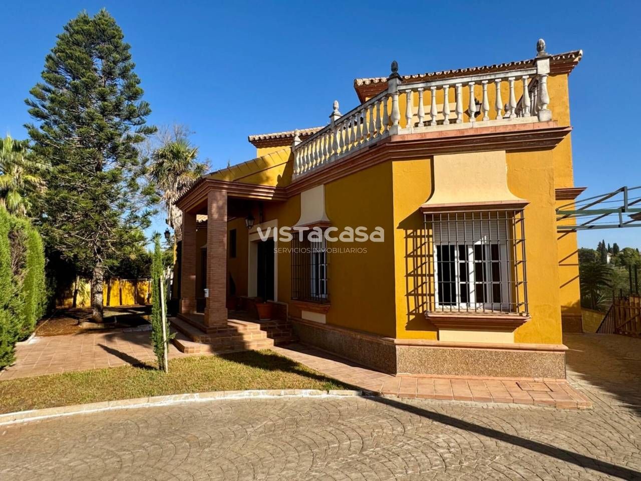 Exterior view of House or chalet for sale in Mairena del Alcor  with Air Conditioner, Private garden and Terrace