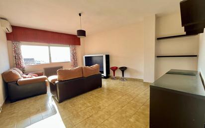 Living room of Attic for sale in  Granada Capital  with Air Conditioner, Heating and Community pool