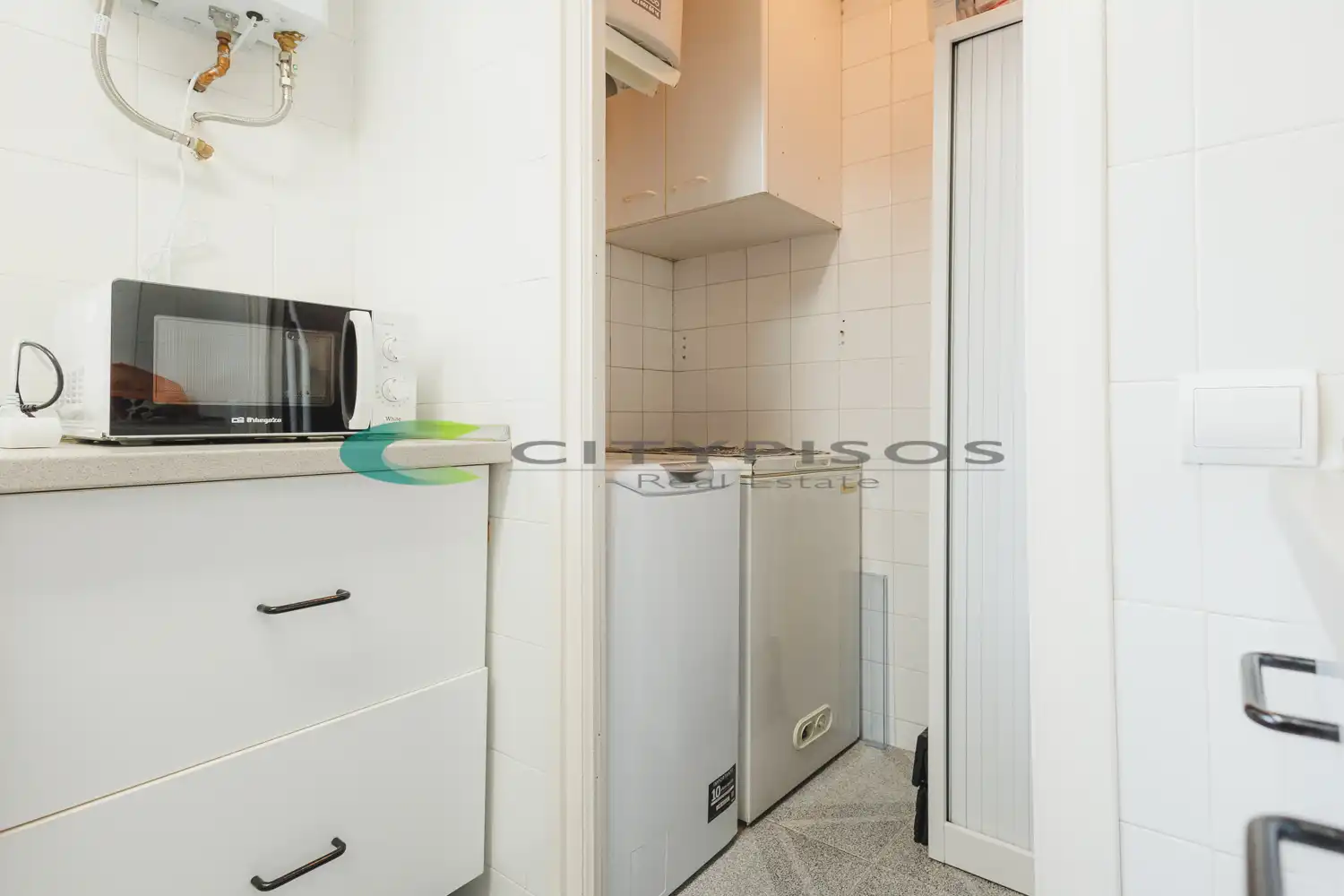 Kitchen of Flat for sale in Barcelona  with Air Conditioner and Oven