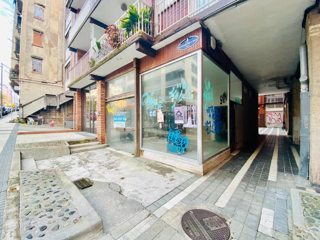 Local comercial en Venta en Calle Virgen del Carmen en Egia