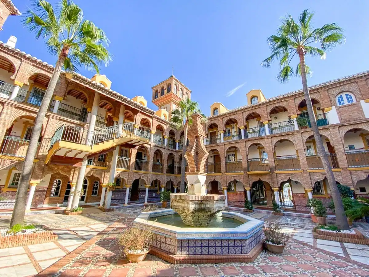 Vista exterior de Casa adosada en venta en Mijas con Calefacción, Terraza y Piscina