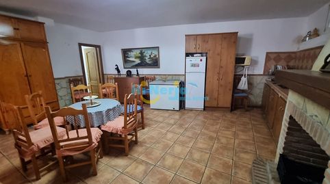 CHALET PAREADO 4 DORMITORIOS CON JARDÍN , SOTANO TERRAZA Y PATIO CON BARBACOA  2 PLAZAS DE PARKING  NERJA, Bild 3