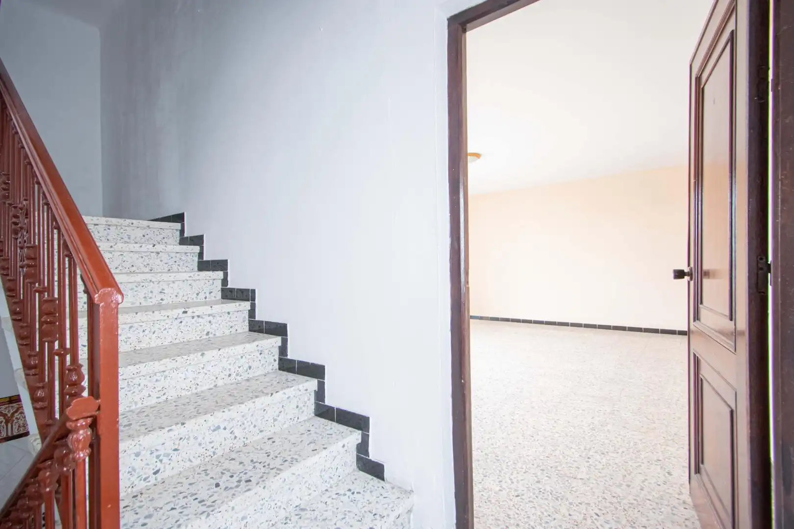 Casa adosada en venta en Sevilla con Aire acondicionado y Balcón