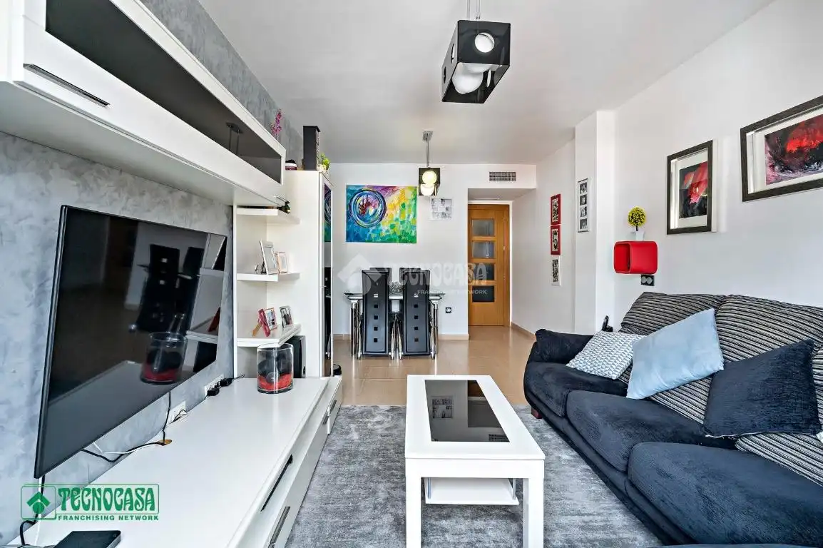 Wohnzimmer von Wohnung zum Verkauf in Roquetas de Mar mit Klimaanlage