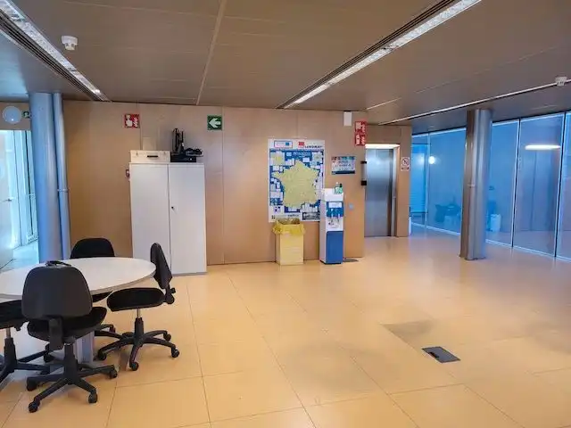 Büro zur Miete in Barcelona mit Klimaanlage, Heizung und Terrasse