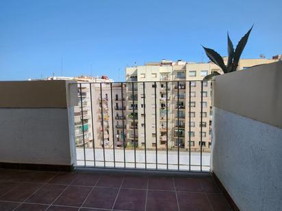 Exterior view of Flat for sale in  Barcelona Capital  with Balcony