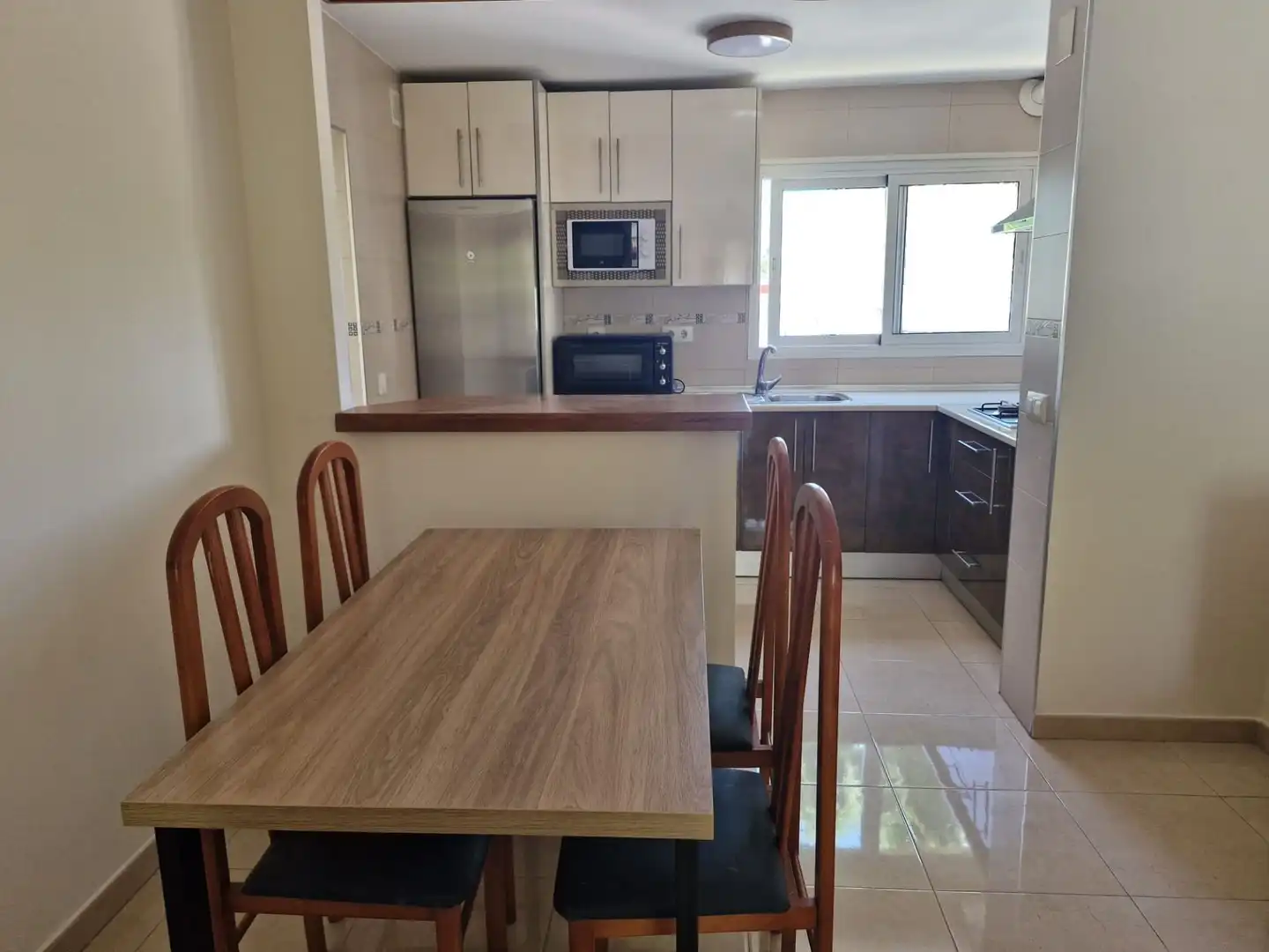 Cocina de Piso de alquiler en La Línea de la Concepción
