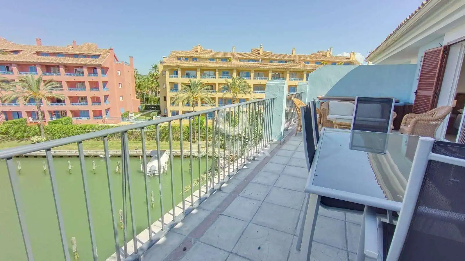 Terraza de Dúplex en venta en Sotogrande con Calefacción, Trastero y Piscina