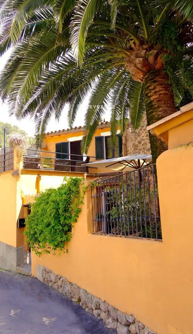 Vista exterior de Casa o chalet de alquiler en Puigpunyent, Illes Balears