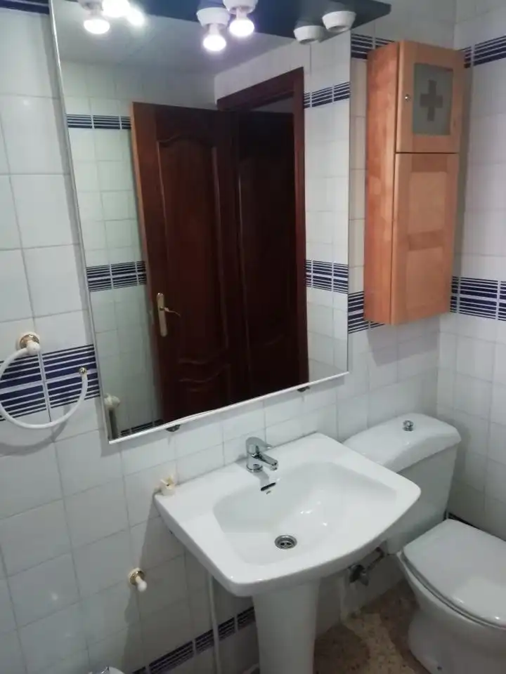 Baño de Piso de alquiler en Collado Villalba con Calefacción, Terraza y Piscina comunitaria