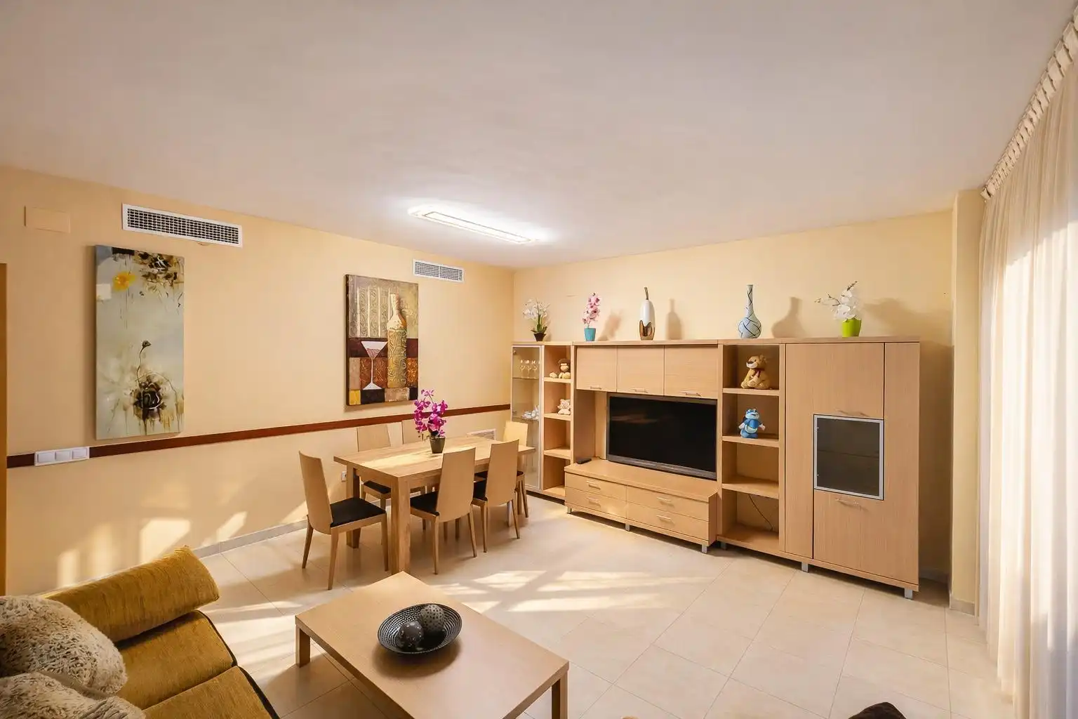 Sala de estar de Piso en venta en Salou con Aire acondicionado, Calefacción y Jardín privado