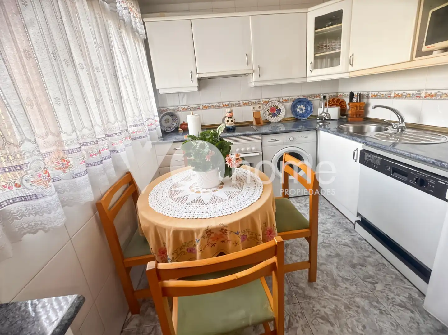 Küche von Wohnung zum Verkauf in Madrid mit Heizung, Terrasse und Möbliert
