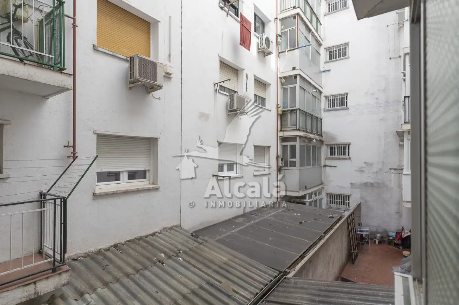Vista exterior de Pis en venda en Alcalá de Henares amb Aire condicionat, Calefacció i Terrassa