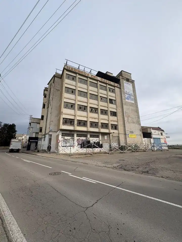 Vista exterior de Edificio en venta en Zaragoza
