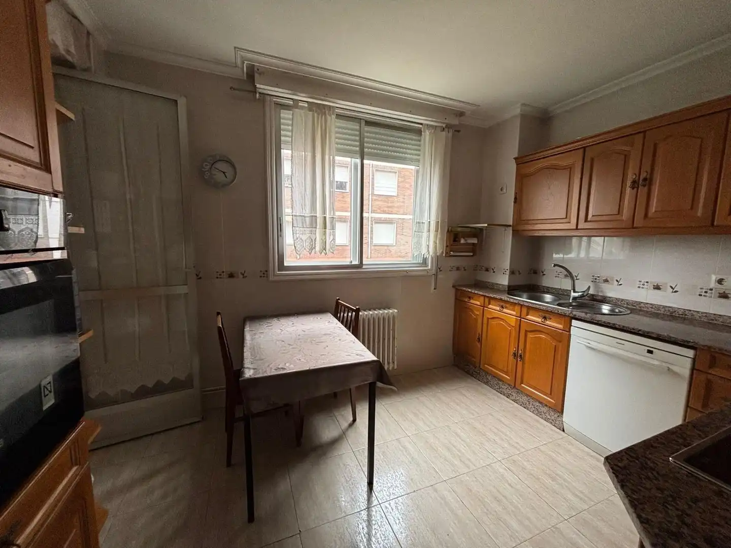Kitchen of Flat for sale in Ourense Capital   with Heating and Storage room