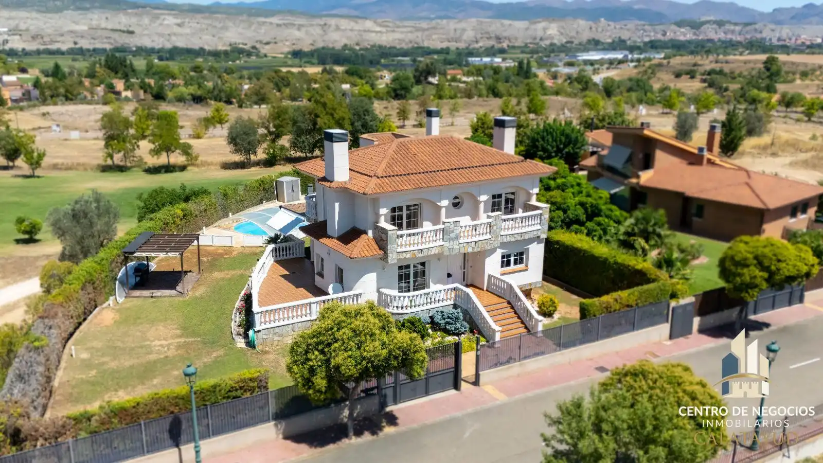 Vista exterior de Casa o xalet en venda en Calatayud amb Aire condicionat, Calefacció i Parquet