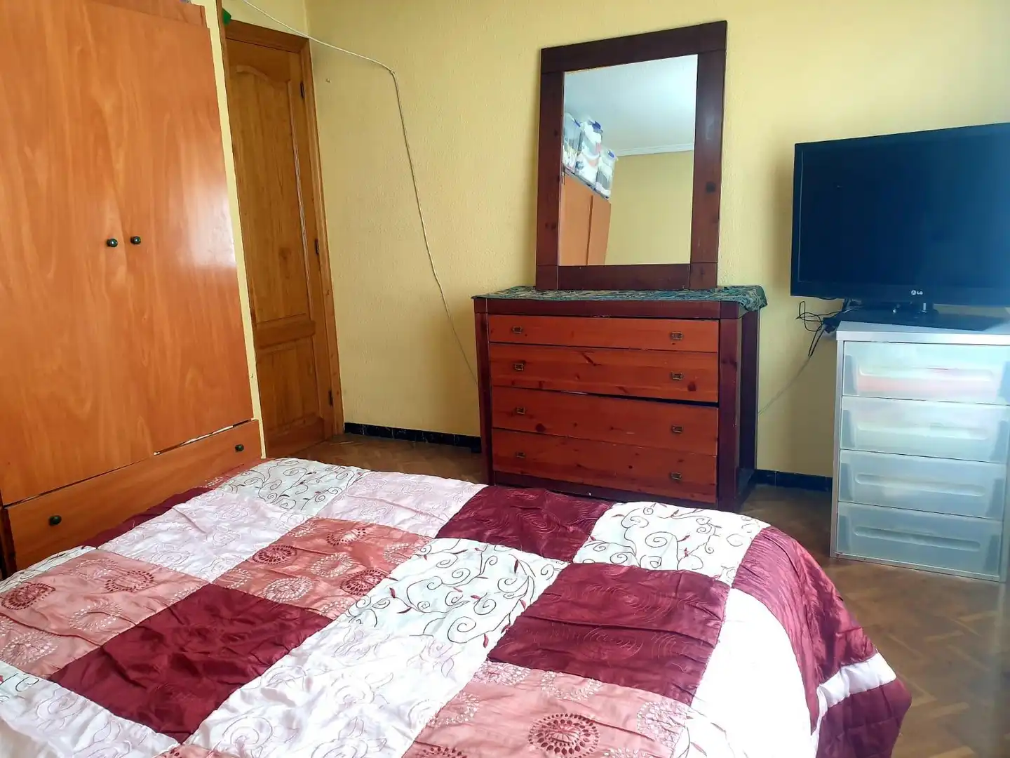 Habitación de Piso en venta en Ávila con Parquet y Amueblado