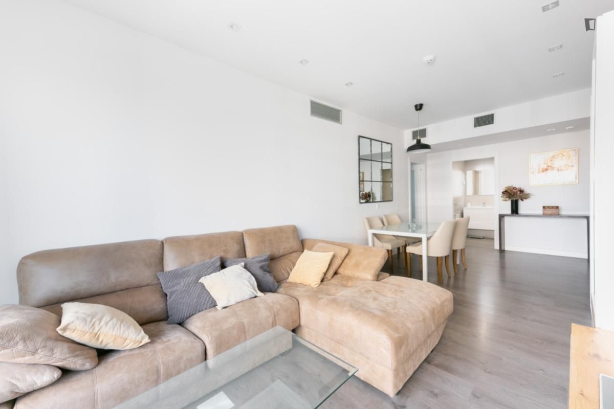 Living room of Apartment to rent in L'Hospitalet de Llobregat  with Air Conditioner, Furnished and Oven