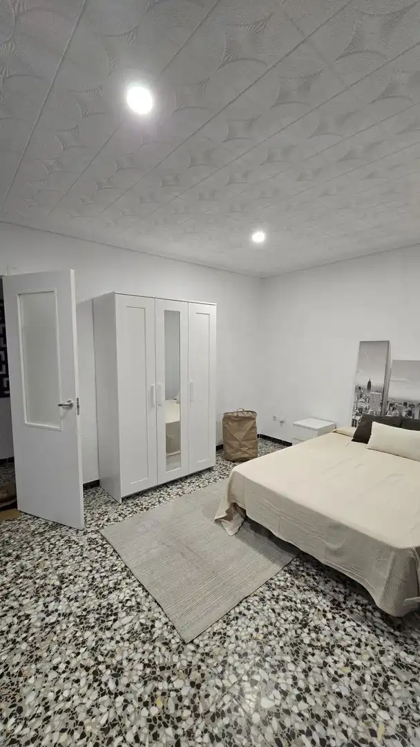 Bedroom of Flat for share in Elche / Elx  with Heating, Terrace and Furnished