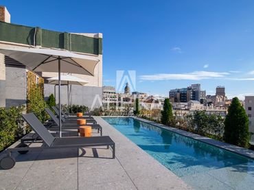 Flat with balcony to rent in Consell de Cent