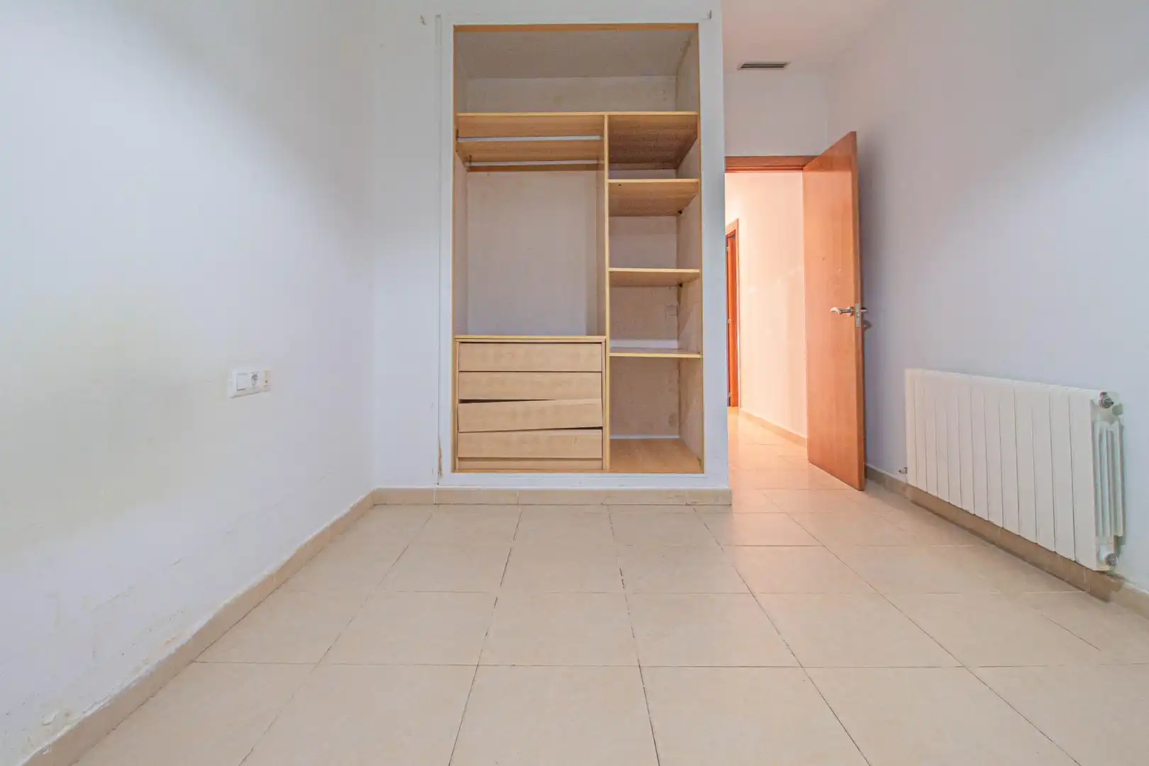 Schlafzimmer von Erdgeschoss zum Verkauf in Figueres mit Heizung