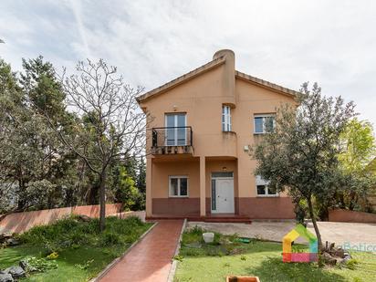 Vista exterior de Casa o xalet en venda en Olías del Rey amb Jardí privat