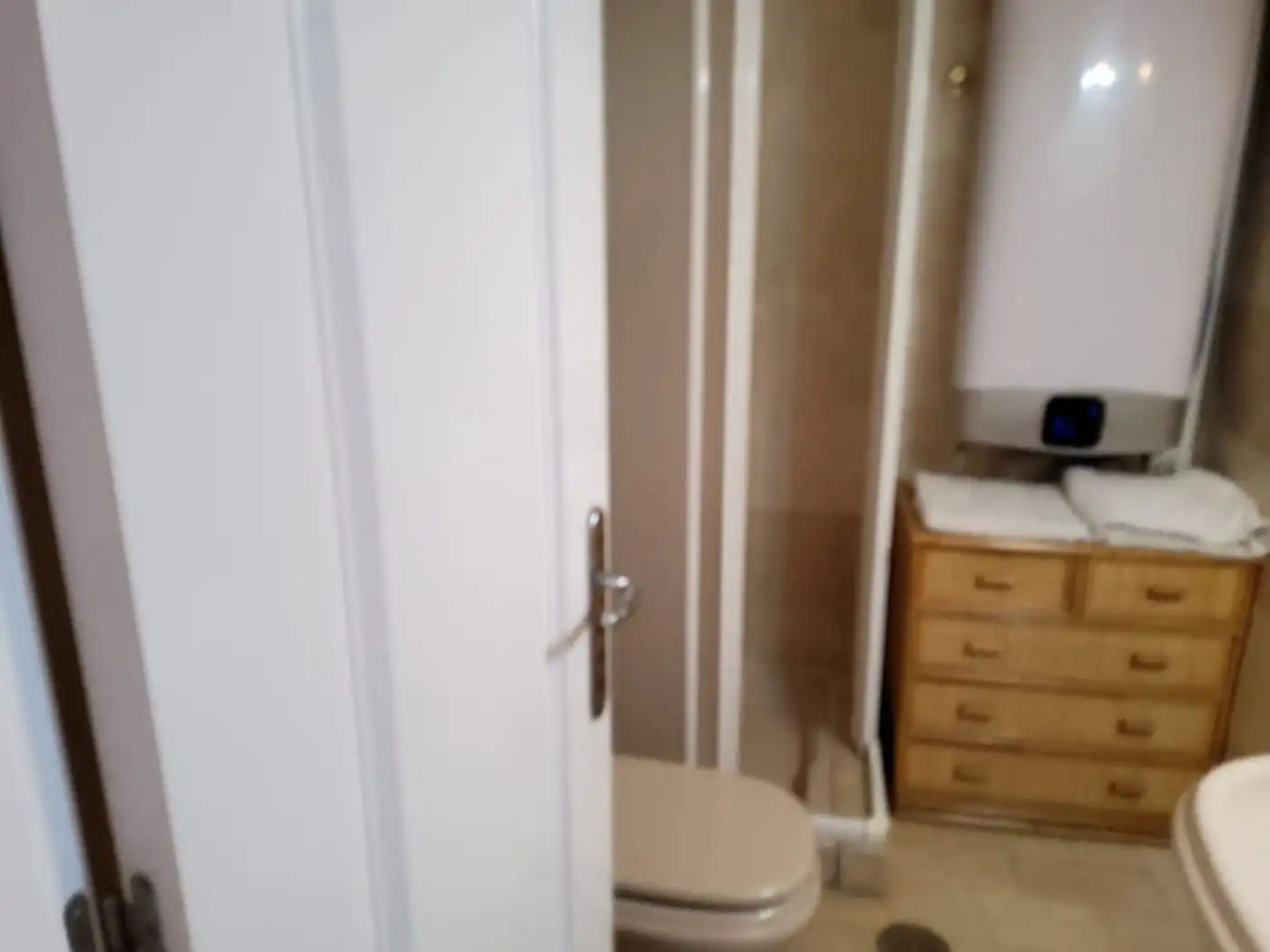 Baño de Piso de alquiler en Fuengirola con Terraza y Amueblado