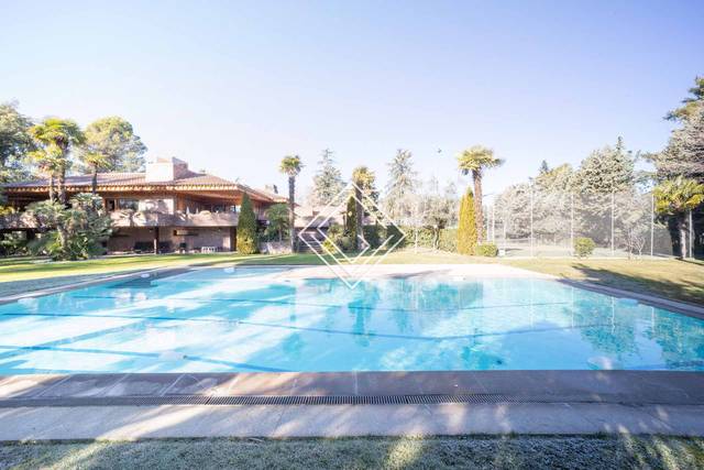 Casa-chalet en Venta en La Florida -  El  Plantío