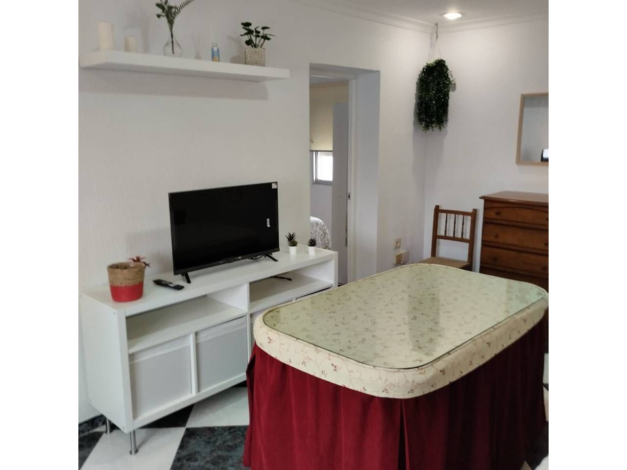 Sala d'estar de Pis de lloguer en Jerez de la Frontera amb Moblat